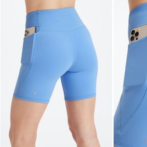 Fabletics oasis pure luxe crossover high waisted 6inch short